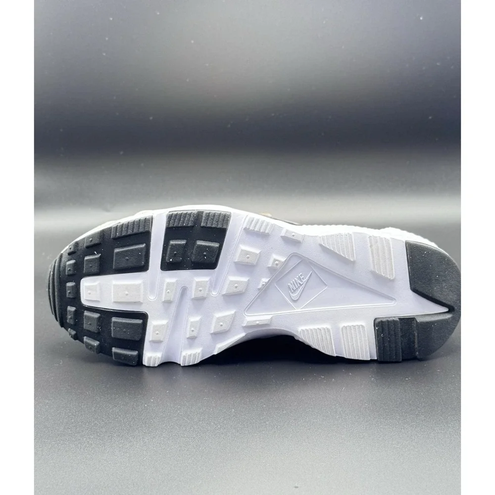 Size 4Y- Nike Huarache Kids Sneaker Shoes, Pre-owned, White/Blue/Black